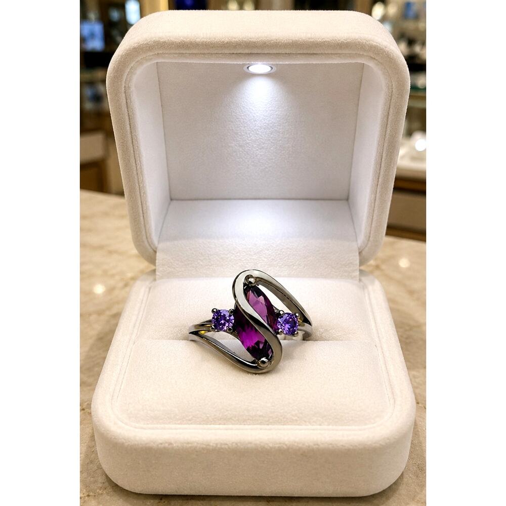 Horse Eye Zircon Ring size 7